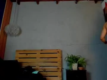 Runarunapi – webcam model profile photo Image 10