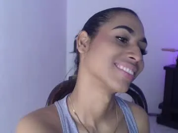 Runarunapi – webcam model profile photo Image 11