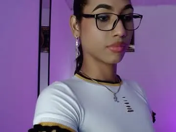 Runarunapi – webcam model profile photo Image 18