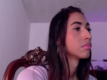 Runarunapi – webcam model profile photo Image 8