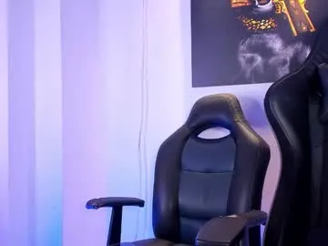 Benson18y – webcam model profile photo Image 8