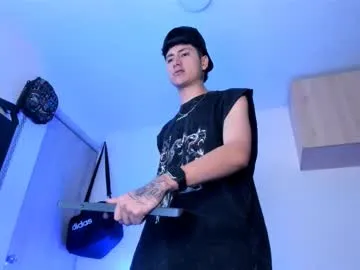 Runarunapi – webcam model profile photo Image 12