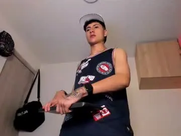 Runarunapi – webcam model profile photo Image 14