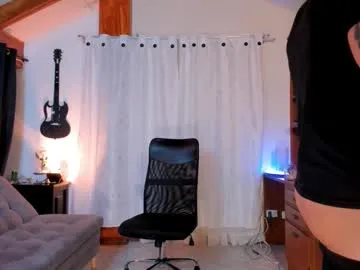 AAASuck – webcam model profile photo Image 9