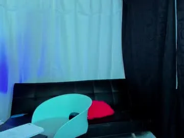 aviebby – webcam model profile photo Image 6