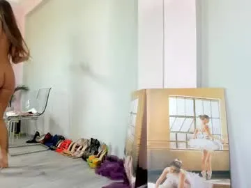 Runarunapi – webcam model profile photo Image 5