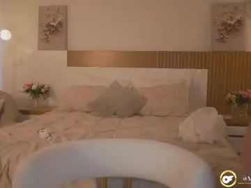 IORio2 – webcam model profile photo Image 14