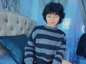 a_lejandro_08 – webcam model profile photo Image 3
