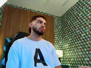 Runarunapi – webcam model profile photo Image 17