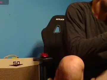 joel28665 – webcam model profile photo Image 5