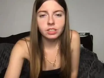 emyii – webcam model profile photo Image 10