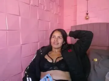 vivian_qwerty – webcam model profile photo Image 4