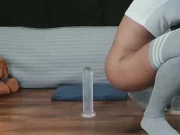 aviebby – webcam model profile photo Image 12