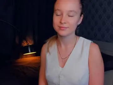 helenamoeller – webcam model profile photo Image 4