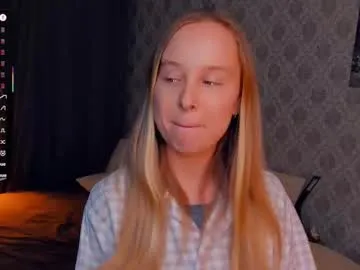 helenamoeller – webcam model profile photo Image 9