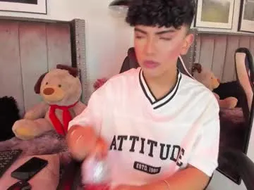 travonidas – webcam model profile photo Image 5