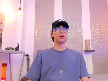 Runarunapi – webcam model profile photo Image 13