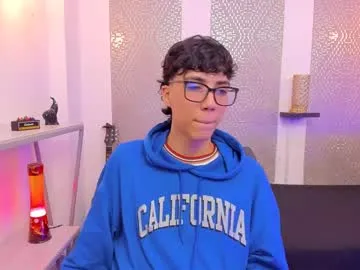 Runarunapi – webcam model profile photo Image 14