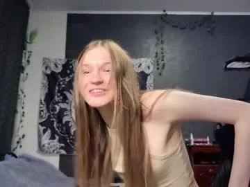 alisonrouge – webcam model profile photo Image 3