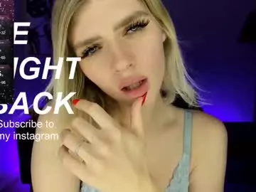 bustytemptress1 live broadcast Image 3