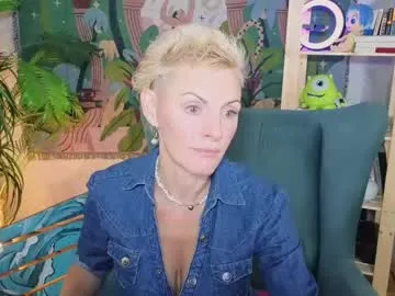 Runarunapi – webcam model profile photo Image 3