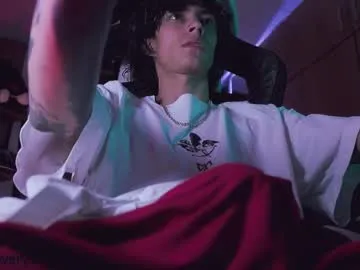 PumaShyXD – webcam model profile photo Image 2