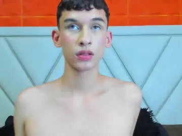 travonidas – webcam model profile photo Image 7