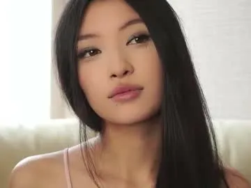 aviebby – webcam model profile photo Image 3