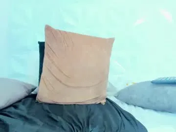 Runarunapi – webcam model profile photo Image 4