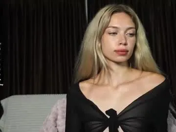 TrenaAnne – webcam model profile photo Image 5