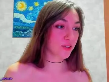 luvlivvyy – webcam model profile photo Image 8