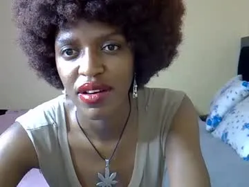 Runarunapi – webcam model profile photo Image 5