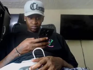 travonidas – webcam model profile photo Image 15