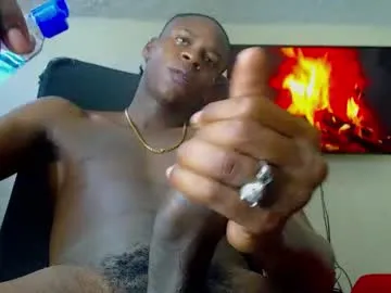 travonidas – webcam model profile photo Image 2