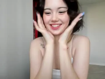 HoneyRay – webcam model profile photo Image 9