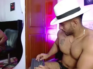 travonidas – webcam model profile photo Image 19