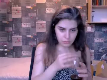 Runarunapi – webcam model profile photo Image 12