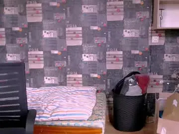 Runarunapi – webcam model profile photo Image 15