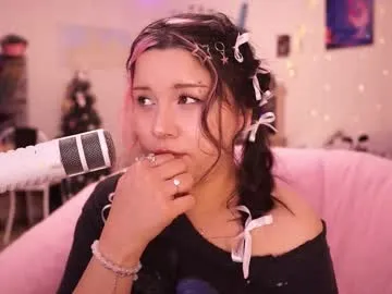 Runarunapi – webcam model profile photo Image 12