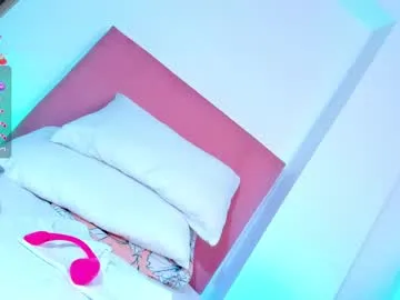 LilyWilder – webcam model profile photo Image 6