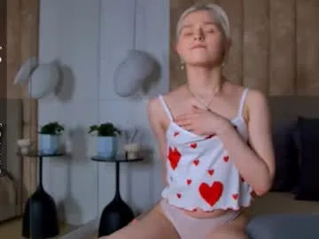 Runarunapi – webcam model profile photo Image 12