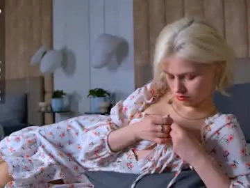 Runarunapi – webcam model profile photo Image 9