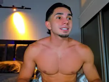 yunghungn21bwc – webcam model profile photo Image 9