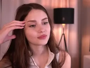 sharlin_13 – webcam model profile photo Image 3