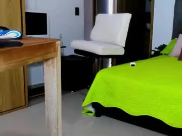 aviebby – webcam model profile photo Image 16