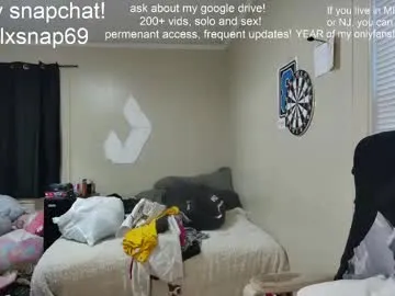 mon1_day – webcam model profile photo Image 5