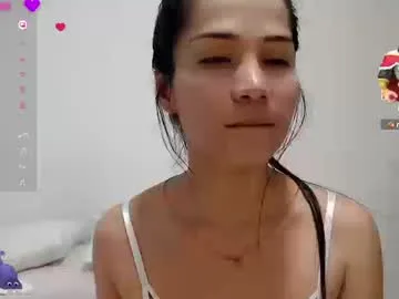 STRIP_GLOW – webcam model profile photo Image 12