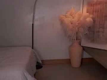 vixenp – webcam model profile photo Image 10