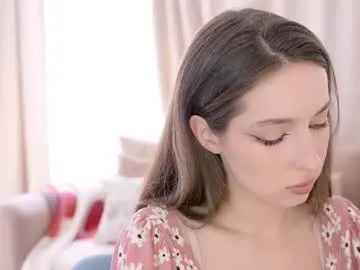 cutieeeeva – webcam model profile photo Image 6