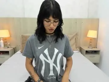 CurlyElisa – webcam model profile photo Image 13